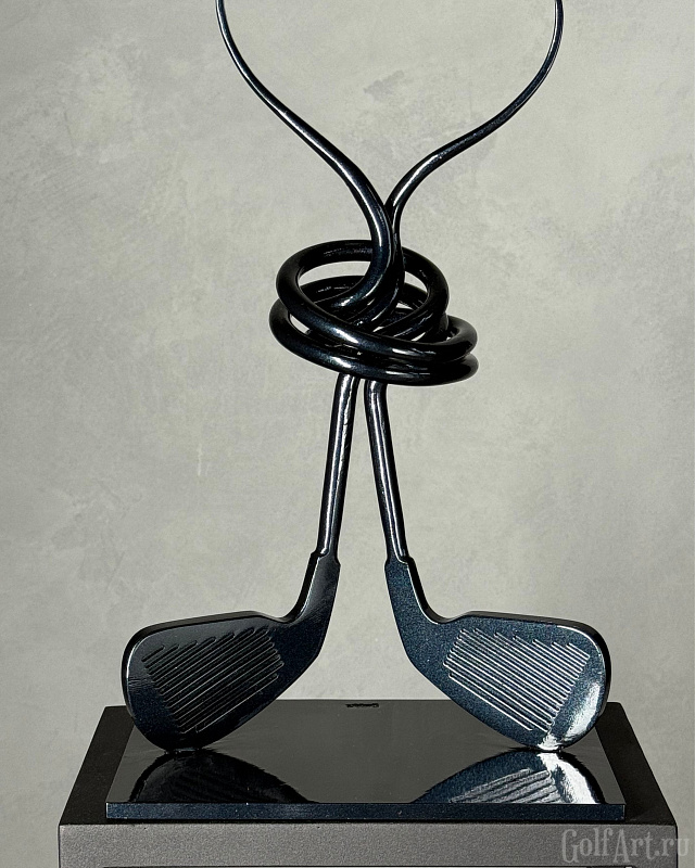 Арт-объект "Притяжение" в черном исполнении подарок для гольфистов, приз на гольф-турнир, для оформления гольф-клуба; GolfArt