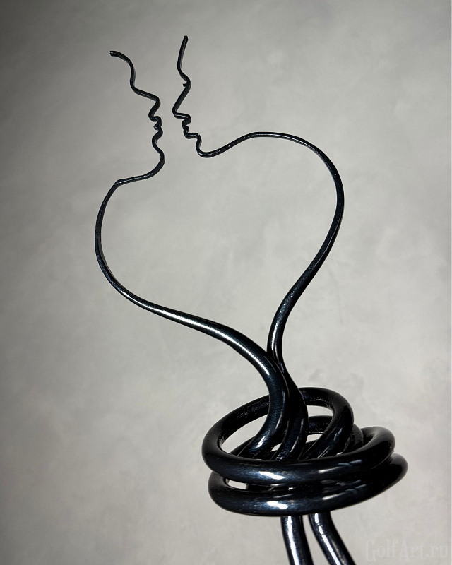 Арт-объект "Притяжение" в черном исполнении подарок для гольфистов, приз на гольф-турнир, для оформления гольф-клуба; GolfArt