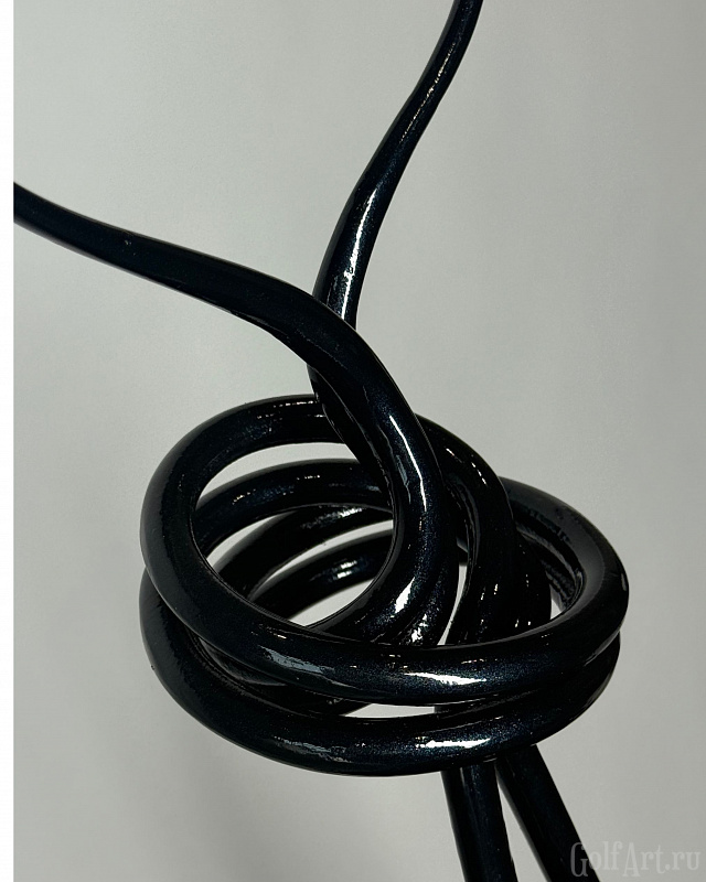 Арт-объект "Притяжение" в черном исполнении подарок для гольфистов, приз на гольф-турнир, для оформления гольф-клуба; GolfArt