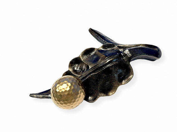 Арт-объект "Играй как лежит" в золотом исполнении  подарок для гольфистов, приз на гольф-турнир, для оформления гольф-клуба; GolfArt